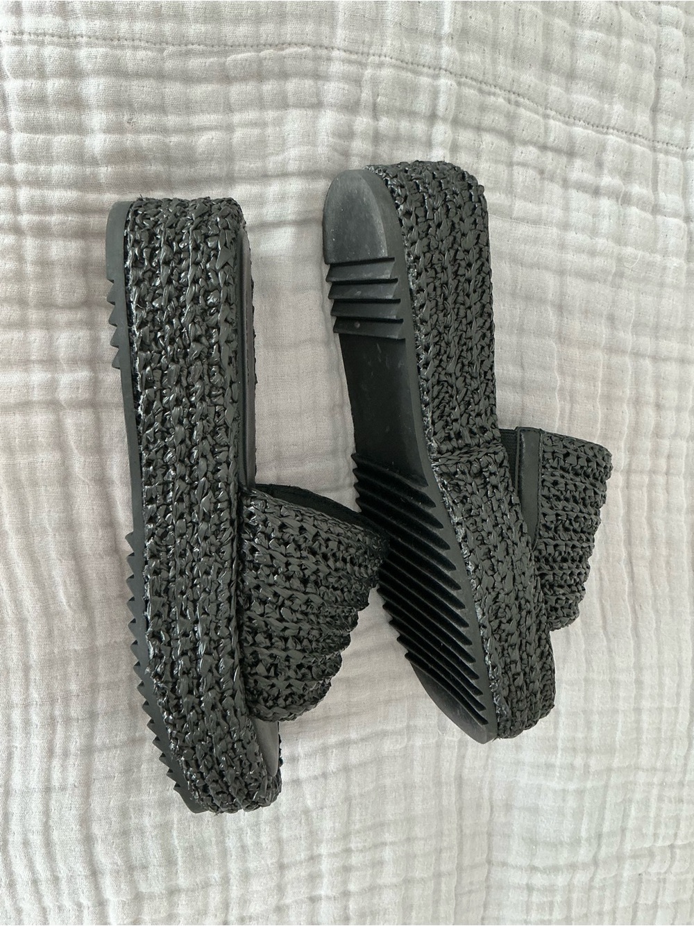 Raffia Slides - Picture 4 of 5